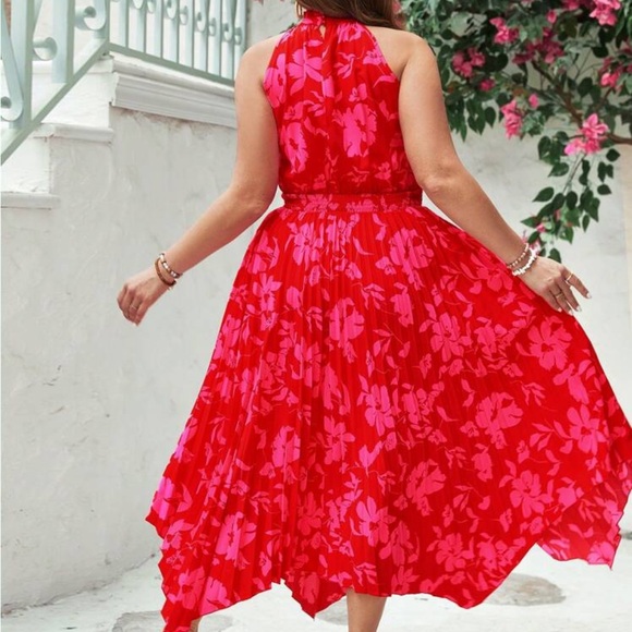 Boho Plus Size Floral Print Halter Neck Irregular Pleated Asymmetrical Hem Dress - Picture 4 of 5